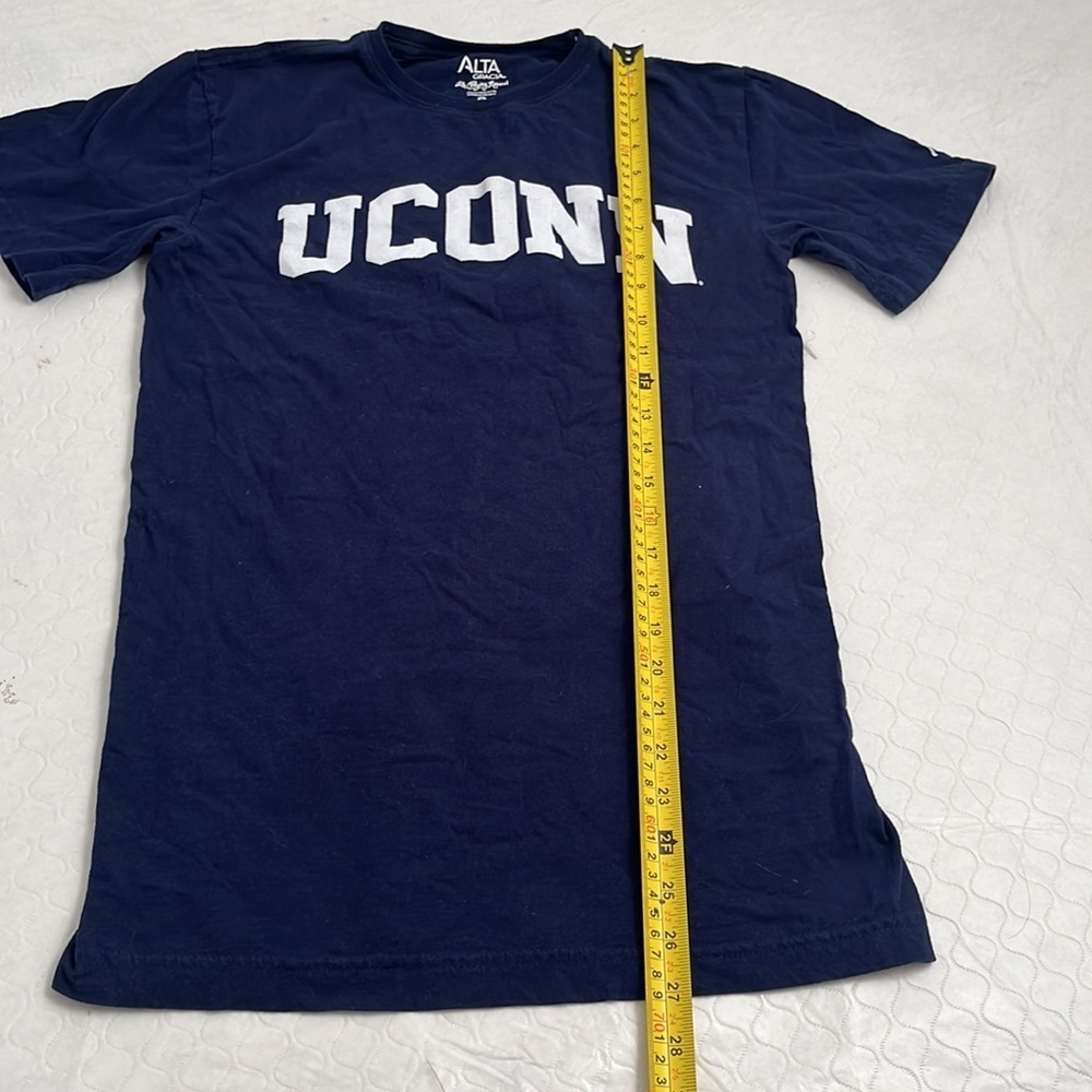 Alta Gracia navy blue UCONN University of Connecticut logo short sleeve t-shirt - Picture 7 of 10